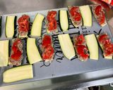 Une image de l'étape 14 de Courgettes en mini sandwichs croustillants aux tomates, bœuf et fromage.