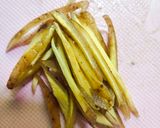 รูปขั้นตอนการทำที่ 1 ของ ผัดเผ็ดปลาดุกทอด