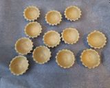 Gesztenyekrémes kosárkák recept fázis 2 fotója