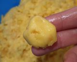 Foto langkah ke 3 dari resep Cornflakes Cookies.