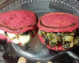 Foto del paso 11 de la receta: Duo de Arepas de remolacha rellenas...🍘🧀🍘🥒🍆