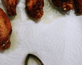 Foto del paso 2 de la receta: Alitas de pollo con soja y miel