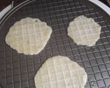 Sajtos tallér rizslisztből recept fázis 2 fotója