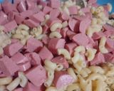 Foto del paso 2 de la receta: Ensalada de coditos con salchichas versión #2 🇲🇽😍