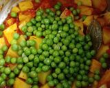 A picture of step 4 of Green peas & potato curry.