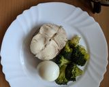 Foto do passo 2 de Posta de pescada com brócolos e ovo cozido