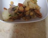 A picture of step 2 of Potato fritters chaat.