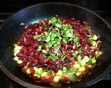 Foto del paso 2 de la receta: Alubia roja con chorizo a las hierbas aromáticas