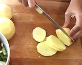 Foto del paso 2 de la receta Patatas a lo pobre con huevos y bacon