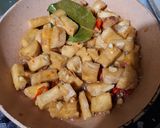 Foto langkah ke 3 dari resep Tumis Tempe Gembus Kecap Pedas.