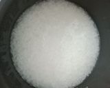 Hình bước làm 2 của món Cháo trắng trứng muối
