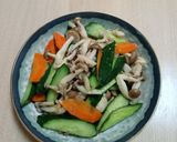 舞菇炒小黃瓜的食譜步驟3照片