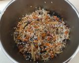 A picture of step 5 of Bacon, seafood bamboo seasoned rice.