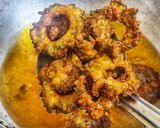 A picture of step 7 of Crispy Karela Chips.