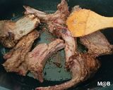 Une image de l'étape 2 de Côtes de chevreuil au vin blanc en cocotte au Cook Expert.