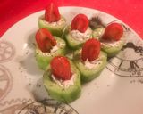 Foto del paso 3 de la receta Pepino relleno de queso con hierbas provenzales y tomate cherry