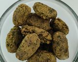 कोथिंबीर रोल / धनिया रोल(dhaniya roll recipe in hindi) रेसिपी चरण 3 फोटो