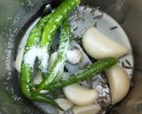 ओल्या हरभऱ्याचा ठेचा (Olya Harbaryacha Thecha Recipe In Marathi) रेसिपी स्टेप 2 फोटो 