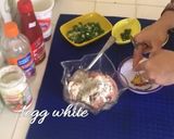 A picture of step 5 of Chicken egg paratha.