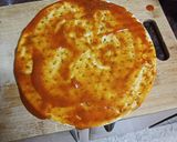 Foto del paso 1 de la receta Pizza de atún con cebolla frita, zanahoria encurtida y olivas