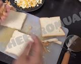 A picture of step 2 of Combo Club sandwich.