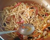 Foto del paso 3 de la receta: Tallarines al wok a mi estilo