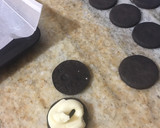 Foto del paso 7 de la receta: Alfajores oreo caseros bañados en chocolate