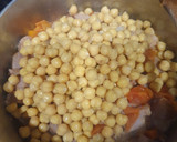 Foto del paso 4 de la receta: Garbanzos con butifarra y calabaza