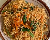 Foto langkah ke 6 dari resep Mie goreng andalan keluarga.