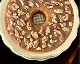 Foto del passaggio 8 della ricetta Ciambellone di Mele con Banana e Noci