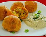 A picture of step 6 of Vegetable Bonda  (deep fried veggetable balls).