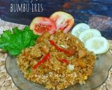 Foto langkah ke 7 dari resep Nasi Goreng Sosis Bumbu Iris.