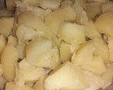 A picture of step 2 of Khaatty Aloo Ki Chat.