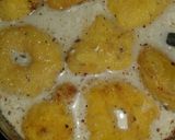 A picture of step 2 of Dahi bhale.