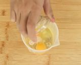 Foto langkah ke 1 dari resep Brokoli Saus Tiram Tim Telur Devina Hermawan.