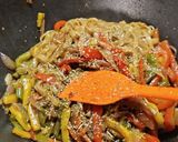Foto del paso 8 de la receta Noodles de arroz con verduras y tortilla