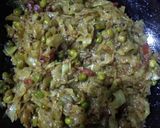 A picture of step 5 of Patta Gobhi matar.