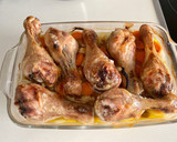 Foto del paso 4 de la receta: Muslos de pollo al horno