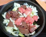 Foto del paso 1 de la receta: Asadurilla de lechazo encebollado