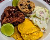 Foto del paso 1 de la receta: PESCA'O Frito, Arroz e' Coco, Patacón y Ensalada...!😋