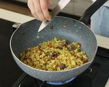 Foto langkah ke 4 dari resep Nasi Goreng Terasi Devina Hermawan.