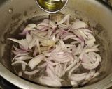 A picture of step 2 of Bhindi ki bhujya.