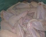 รูปขั้นตอนการทำที่ 1 ของ ปีกไก่ทอดเกลือ