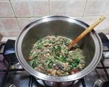 Foto del passaggio 4 della ricetta Zuppa di legumi con borragine