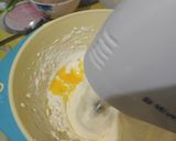 Foto langkah ke 3 dari resep Bolu pisang irit telur.