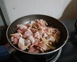 Hình bước làm 3 của món Thịt heo xào trứng & rau củ