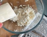 Une image de l'étape 1 de Beignet de manioc accompagné de coco.