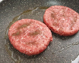 Foto del paso 4 de la receta: Hamburguesa con reducción de Pedro Ximénez y col lombarda estilo chucrut