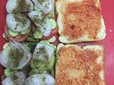 વેજ ચીઝ ટોસ્ટ સેન્ડવીચ (Veg. Cheese Toast Sandwich Recipe In Gujarati)