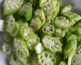 Foto langkah ke 2 dari resep Tumis okra.